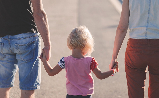 Im Gegensatz zur ÖVP hat die FPÖ ganz konkrete V'orstellungen, wie man Familien effektiv unterstützen sollte